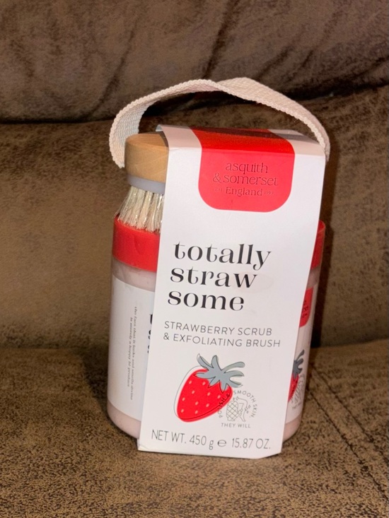 Asquith & Somerset Other - Asquith & Somerset Totally Straw Some Strawberry Scrub & Exfoliating Brush - NEW